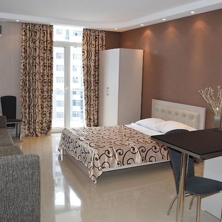 Aparthotel In Orbi Sea Towers Batumi Bagian luar foto