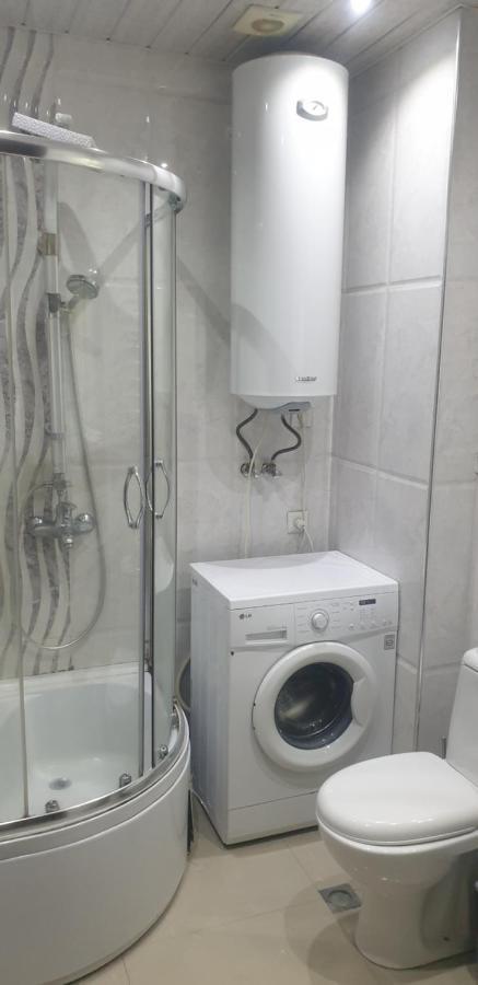 Aparthotel In Orbi Sea Towers Batumi Bagian luar foto